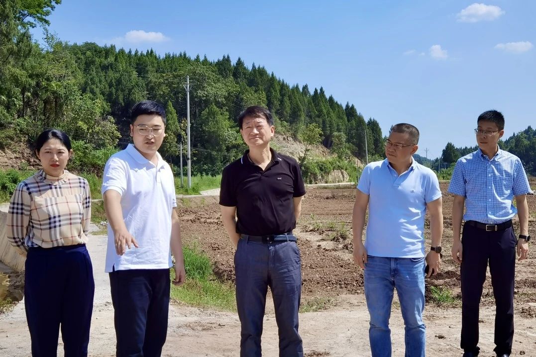 省Z6尊龙凯时集团党委书记、董事长任丁率队赴巴中南充两地开展帮扶工作