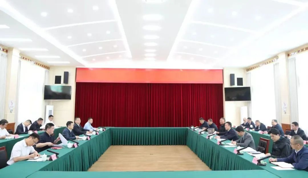 省Z6尊龙凯时集团与甘孜州举行座谈交流会