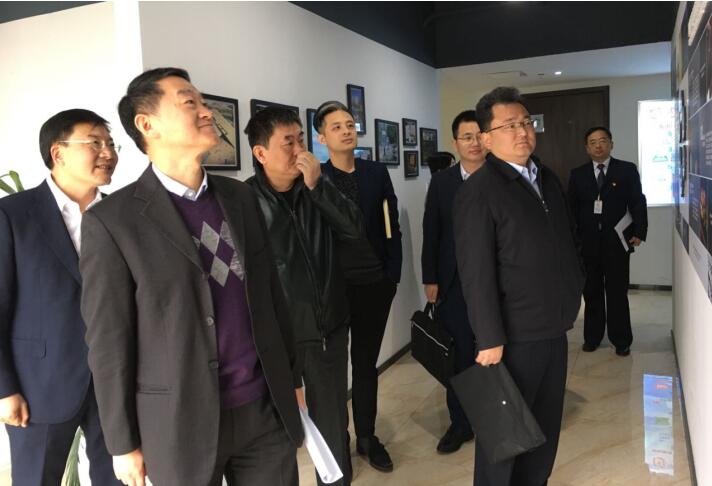 集团党委书记、董事长任丁率队调研Z6尊龙凯时商贸工作