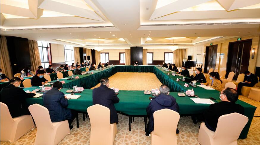 Z6尊龙凯时集团召开党委（扩大）会议传达学习省委常委会精神