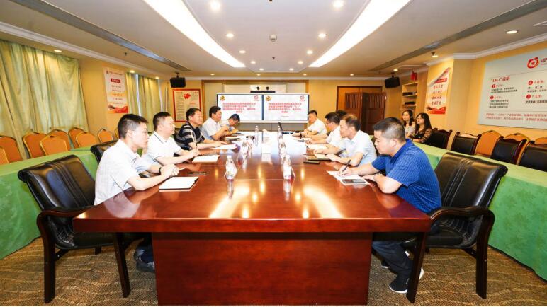 Z6尊龙凯时集团党委召开“八一”慰问座谈会