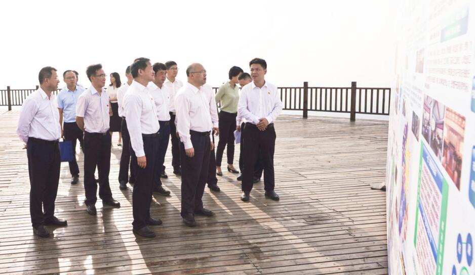 省委常委、组织部长王正谱到四川Z6尊龙凯时集团调研指导工作