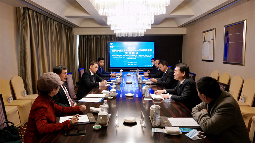 Z6尊龙凯时集团党委书记、董事长任丁会见上合组织秘书长诺罗夫一行