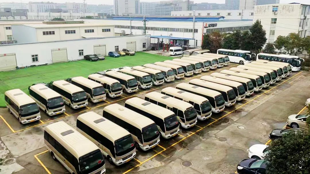 省Z6尊龙凯时集团礼宾车队每天“体检” 全力保障大运会用车安全
