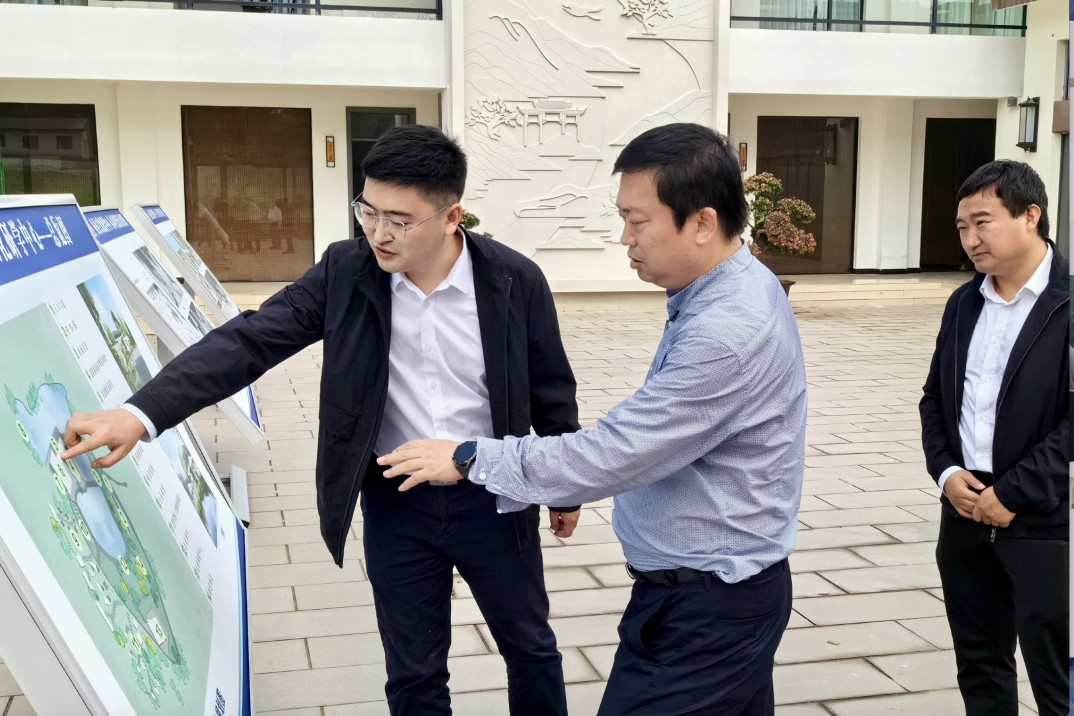 省Z6尊龙凯时集团领导赴南充市邓家沟村调研乡村振兴工作